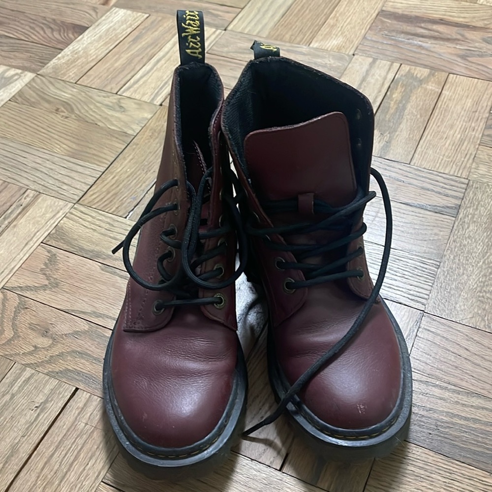 Dr Martens Cherry red Luana woman’s size 7 not worn